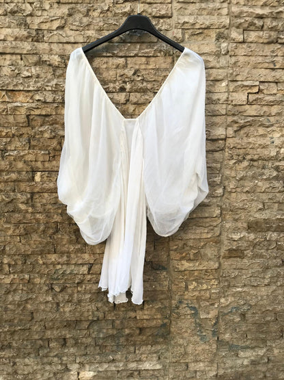 ROCOCO. Top blanco vaporoso detalle escote