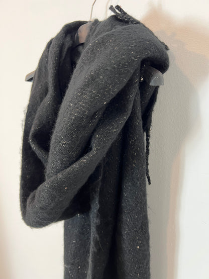 OTRAS. Bufanda negra lentejuelas