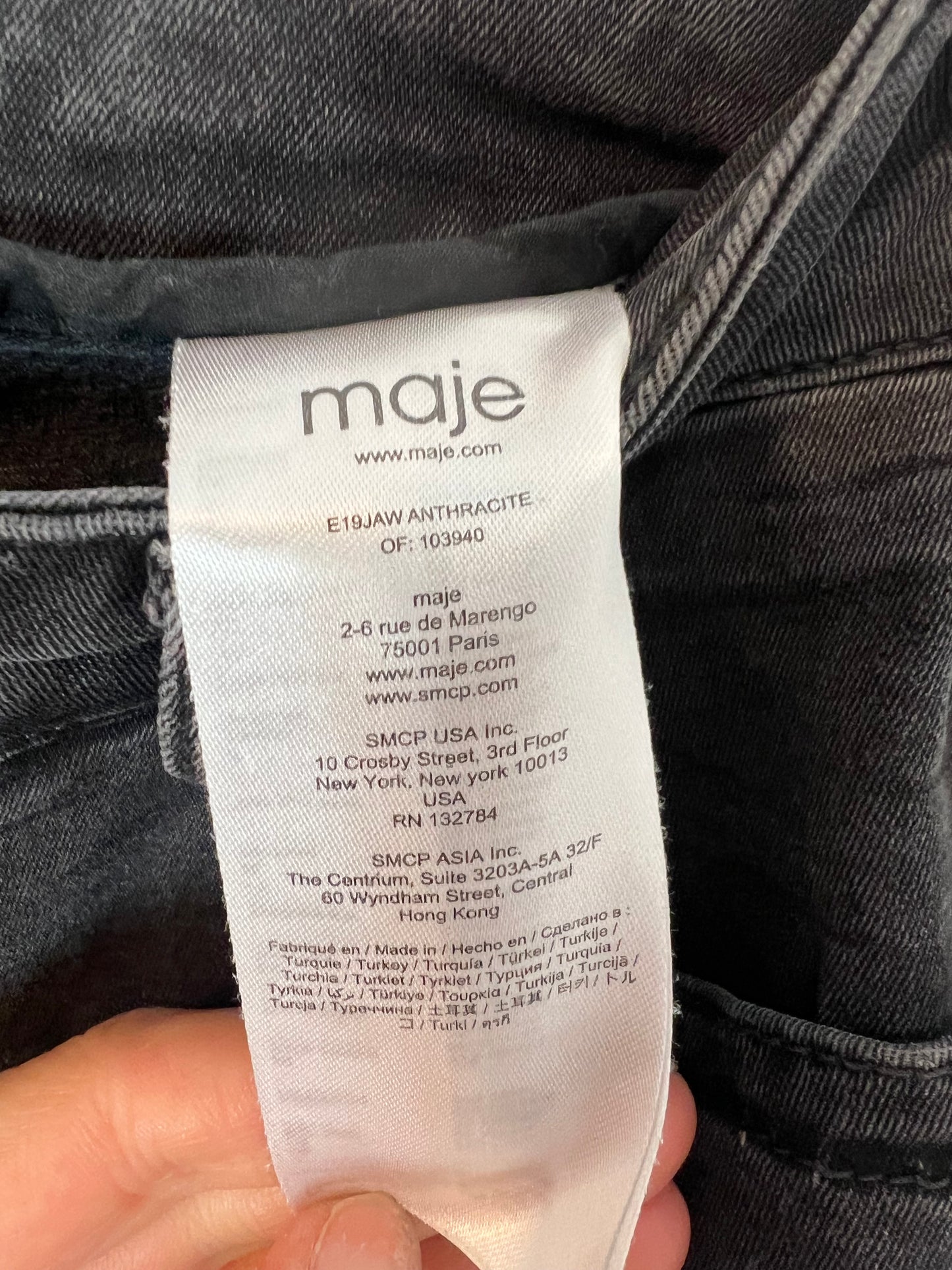 MAJE. Denim pitillo negro. T 38