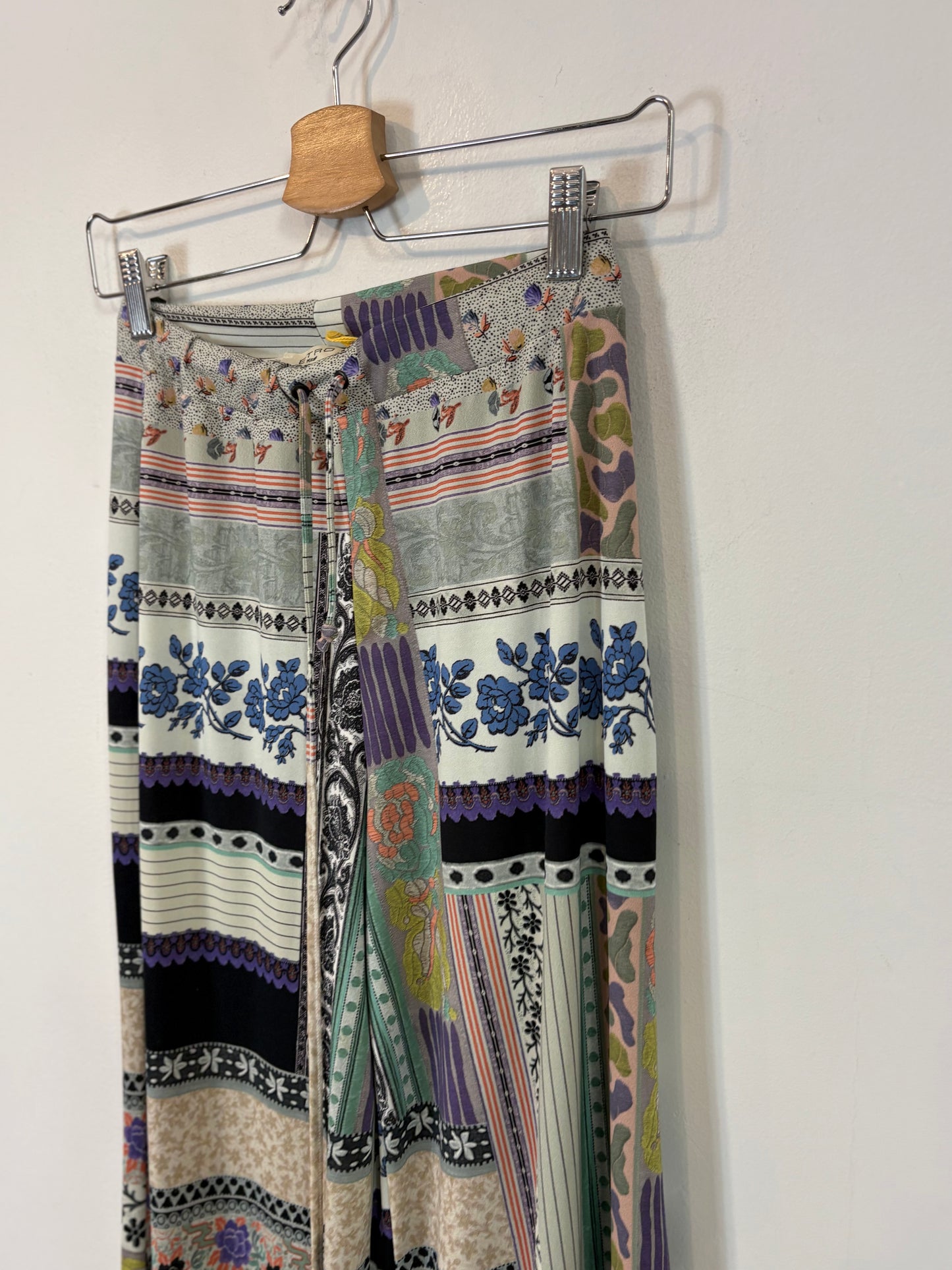 ETRO. Pantalón fluido estampado. T 36