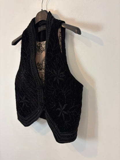 ZARA. Chaleco negro terciopelo cuentas