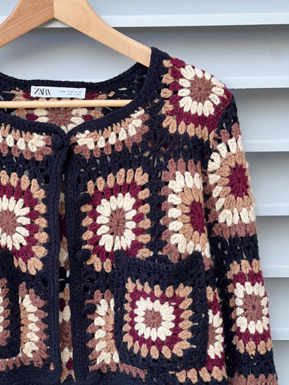 ZARA. chaqueta croché