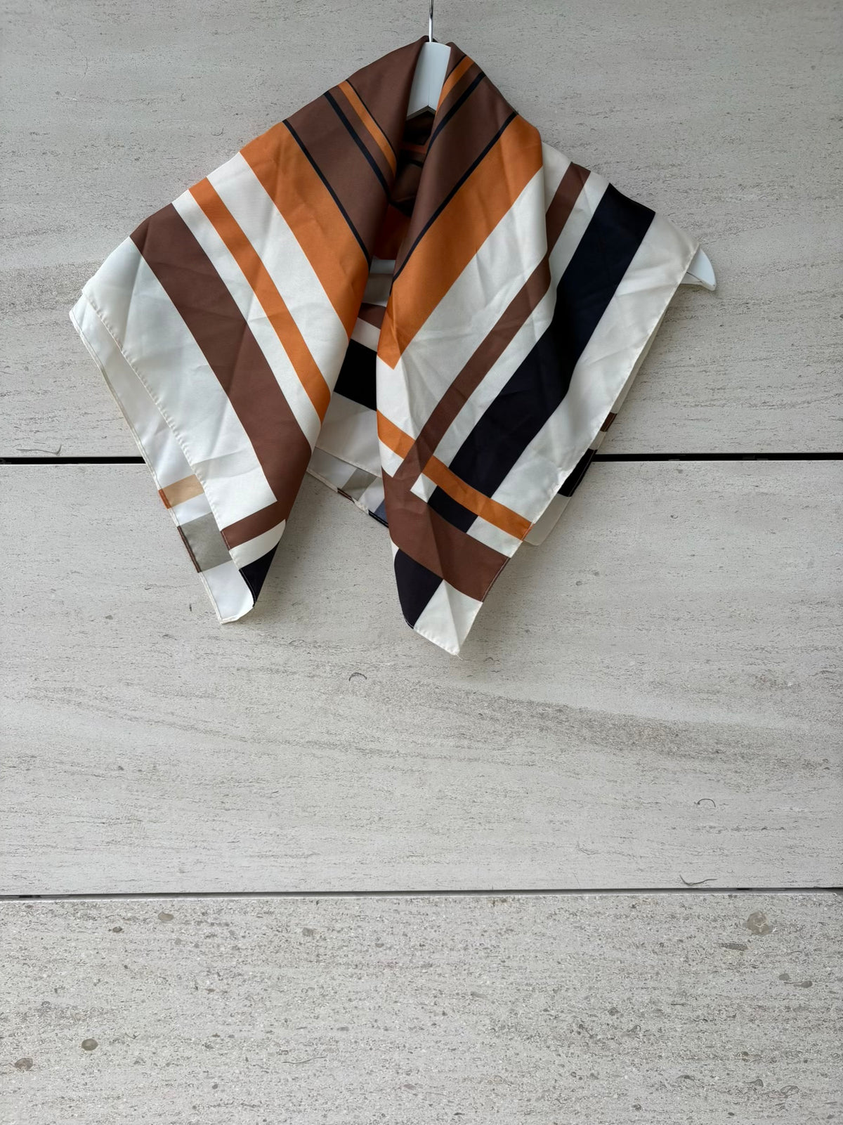 Pañuelo estampado geométrico