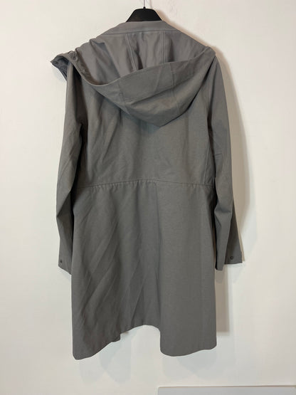 UNIQLO. Chaqueta gris impermeable. T M