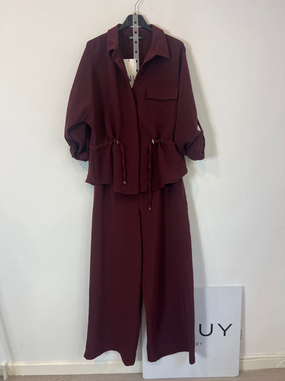 ZARA. Total look fluido burdeos. T M