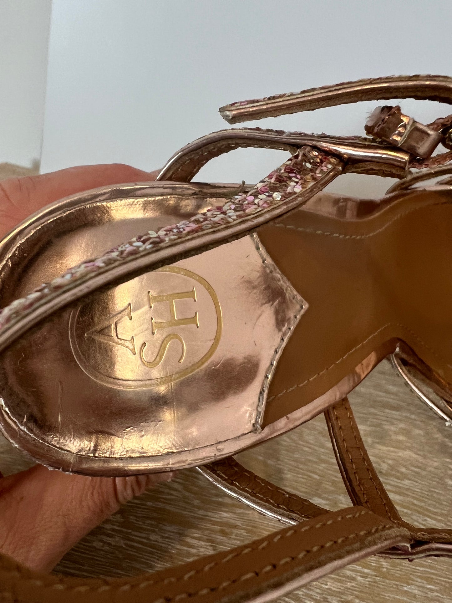 ASH. Sequin platform sandal. T 39