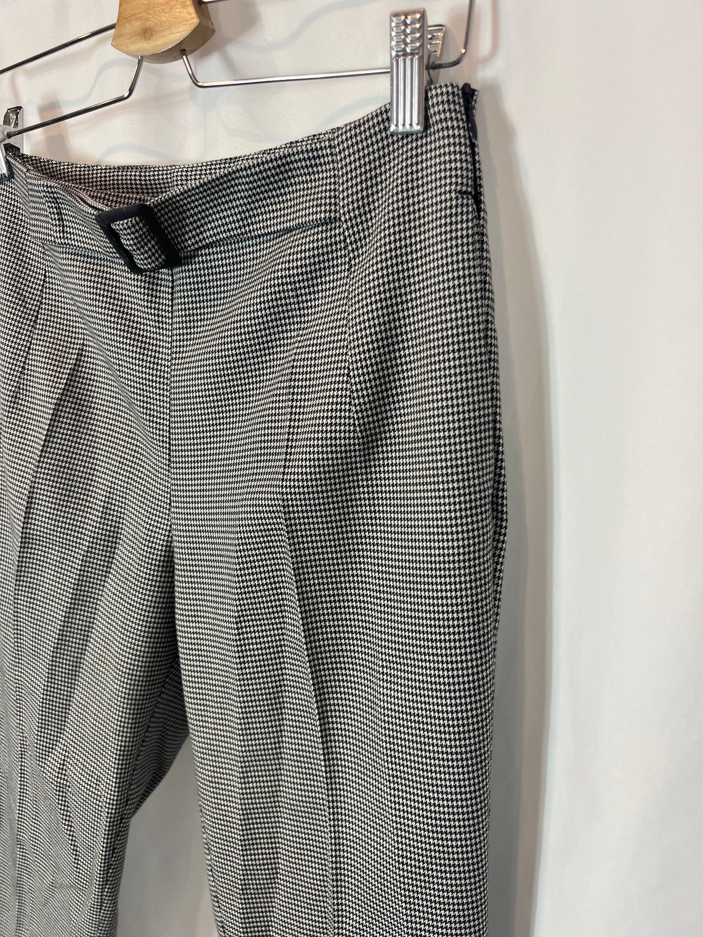 COMPTOIR DES COTONNIERS. Houndstooth pleated trousers. T.S.