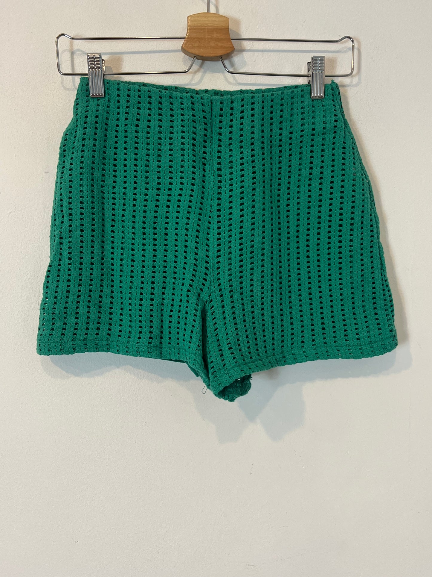 MANGO. Green die-cut set Ts/m