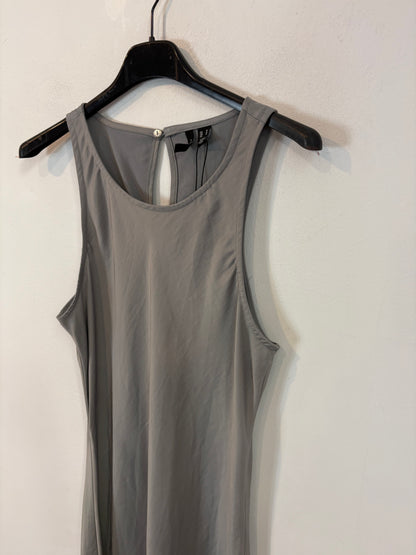 Vestido largo gris satinado