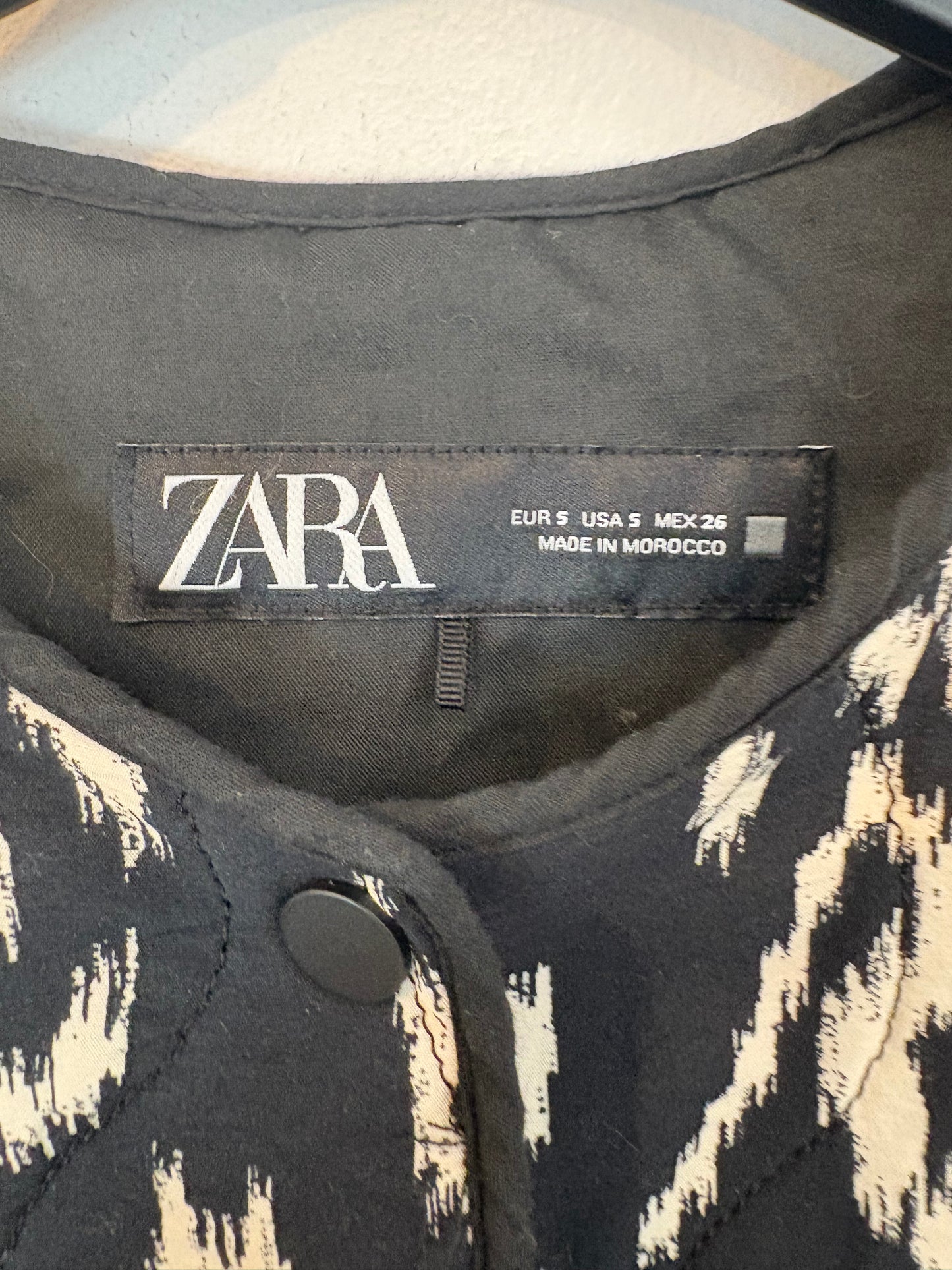 ZARA. Printed quilted jacket. TS