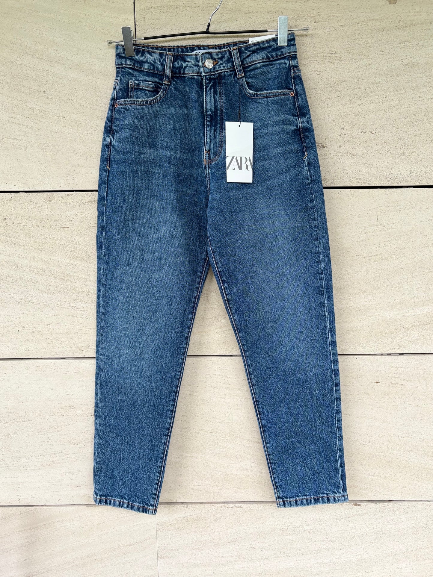 ZARA. Denim mom fit