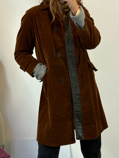 OTRAS.Abrigo  marrón textura vintage
