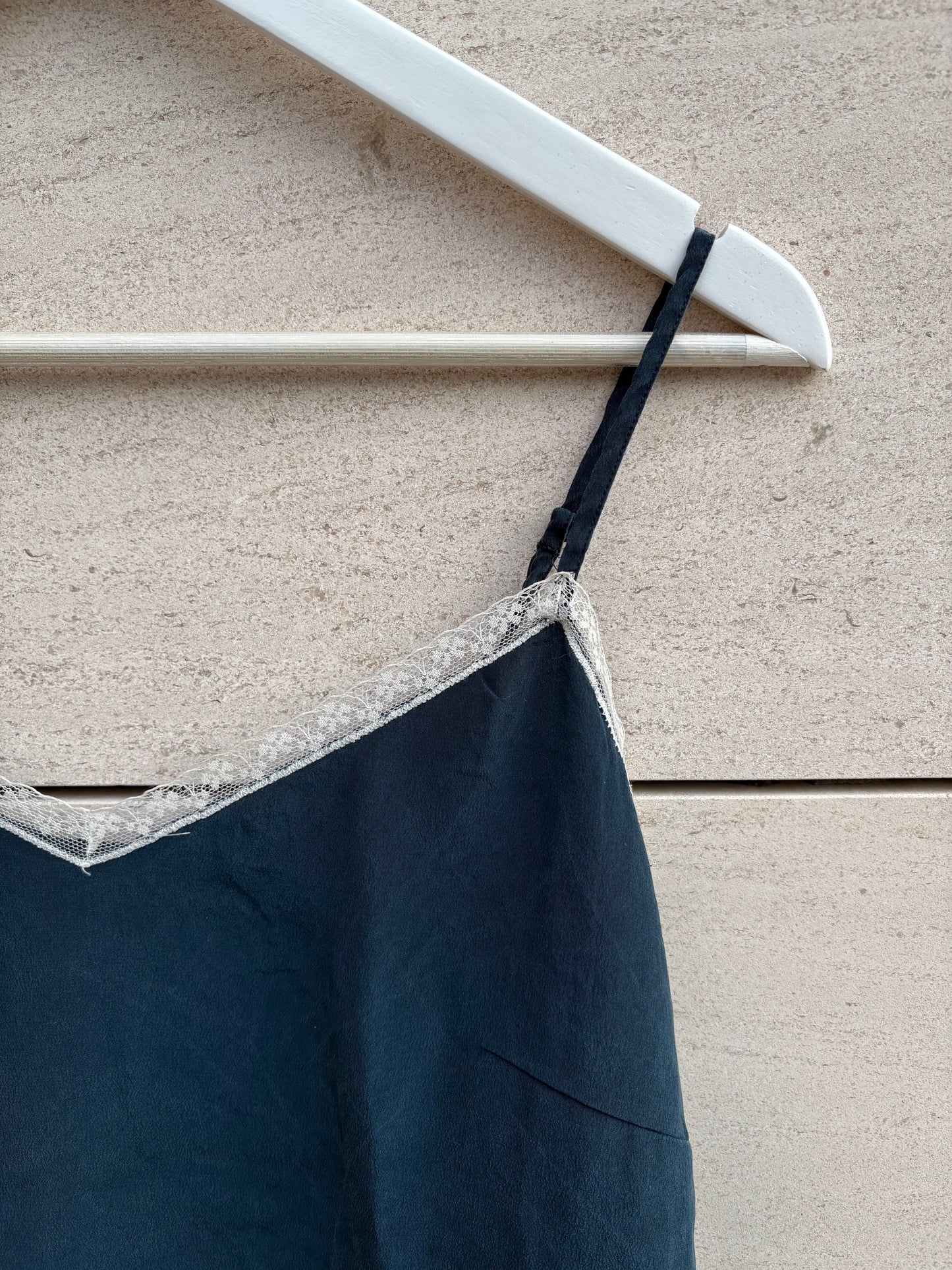 ZADIG & VOLTAIRE. Top azul petróleo seda