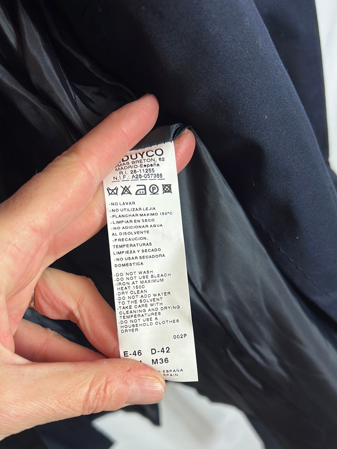 SYNTHESIS. Blue trench coat with gold buttons. Size 46