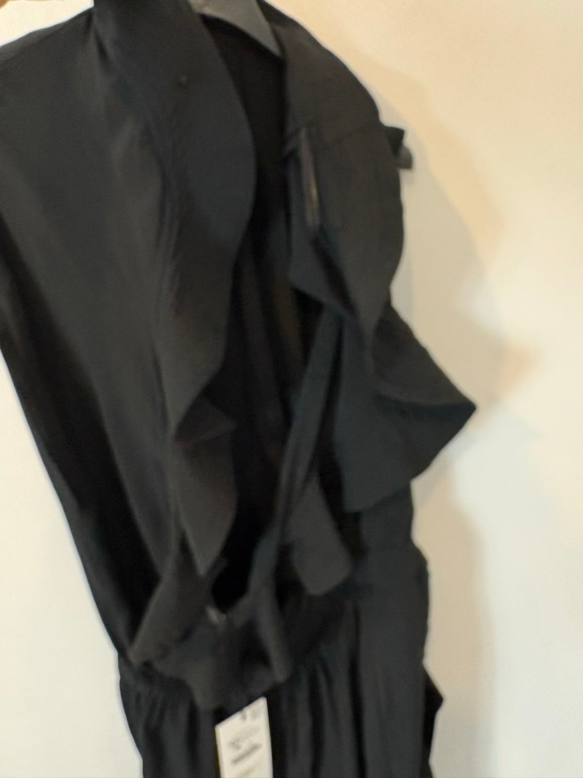 ZARA x STEFANO PILATI. Vestido negro detalles