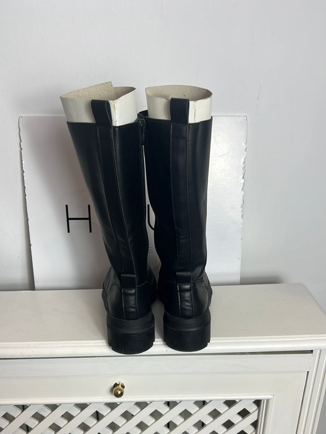 OTRAS. Botas negra militar T.37