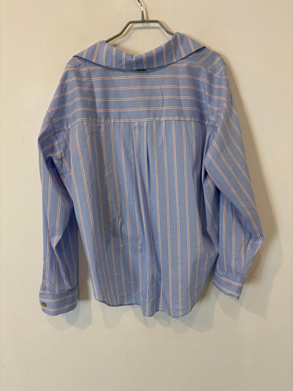Camisa azul rayas anudada
