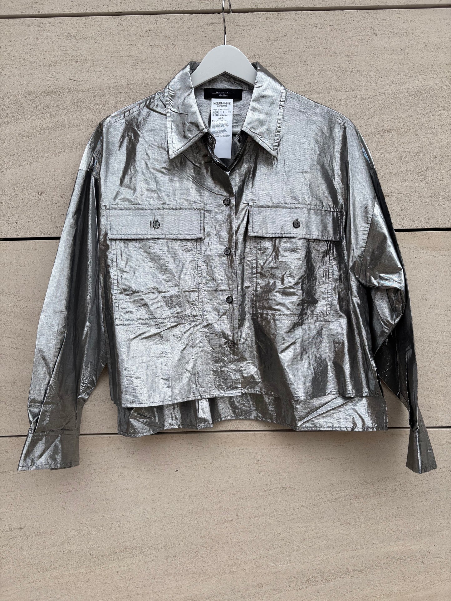 WEEKEND MaxMara. Camisa plateada textura