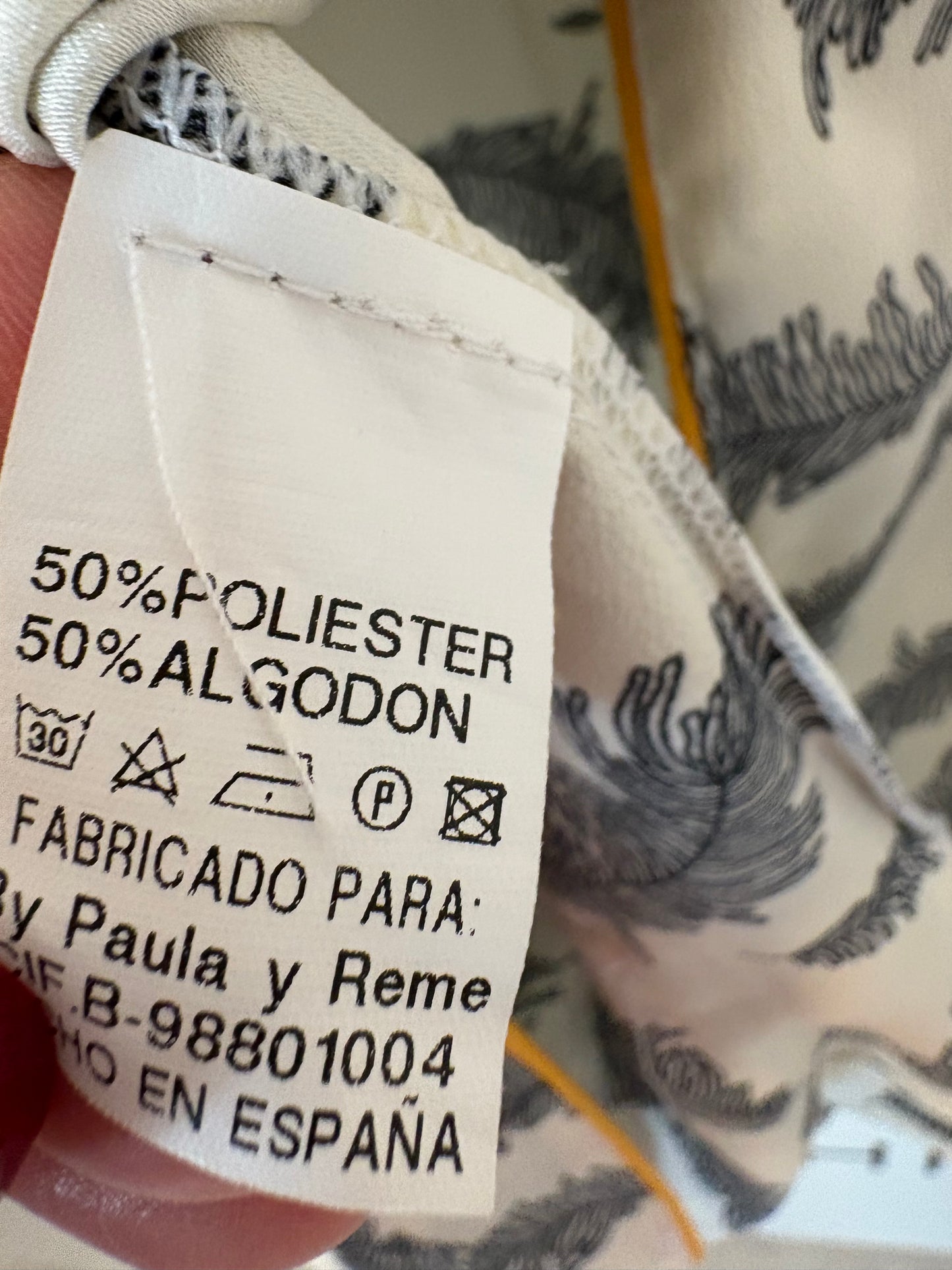 ERRE. Total look fluido estampado hojas