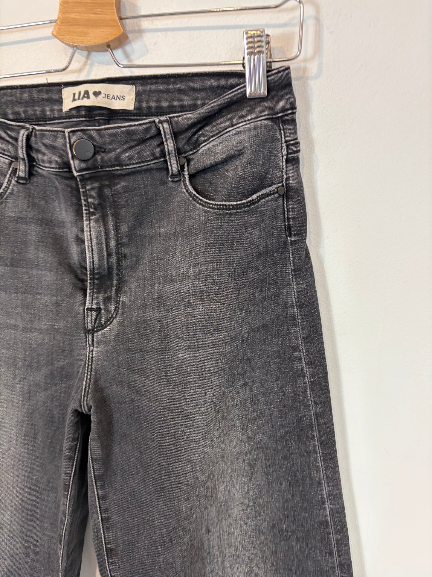 LIA JEANS. Denim cropped gris