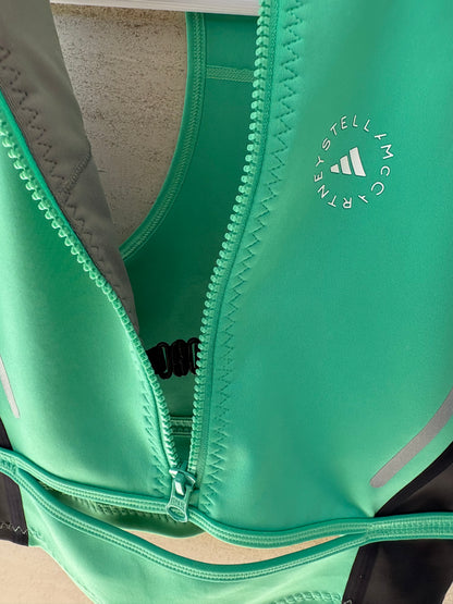 ADIDAS x STELLA McCARTNEY. Conjunto verde top y malla corta. T S