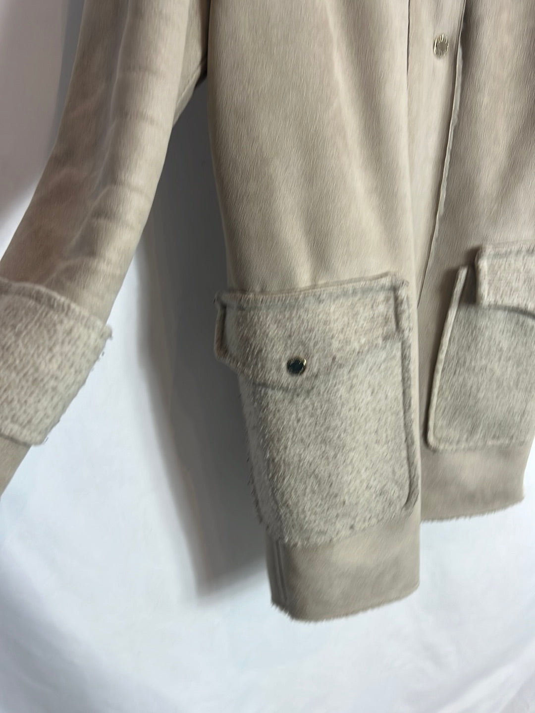 ADOLFO DOMINGUEZ. Abrigo beige texturas. T S