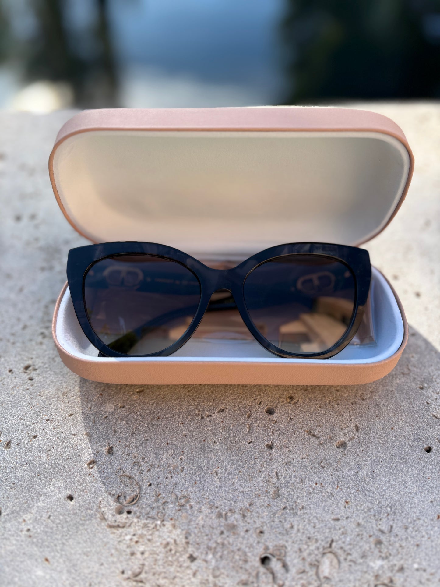 TWINSET. Gafas de sol tonos grises