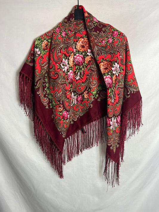 OTRAS. Pañuelo burdeos estampado flecos