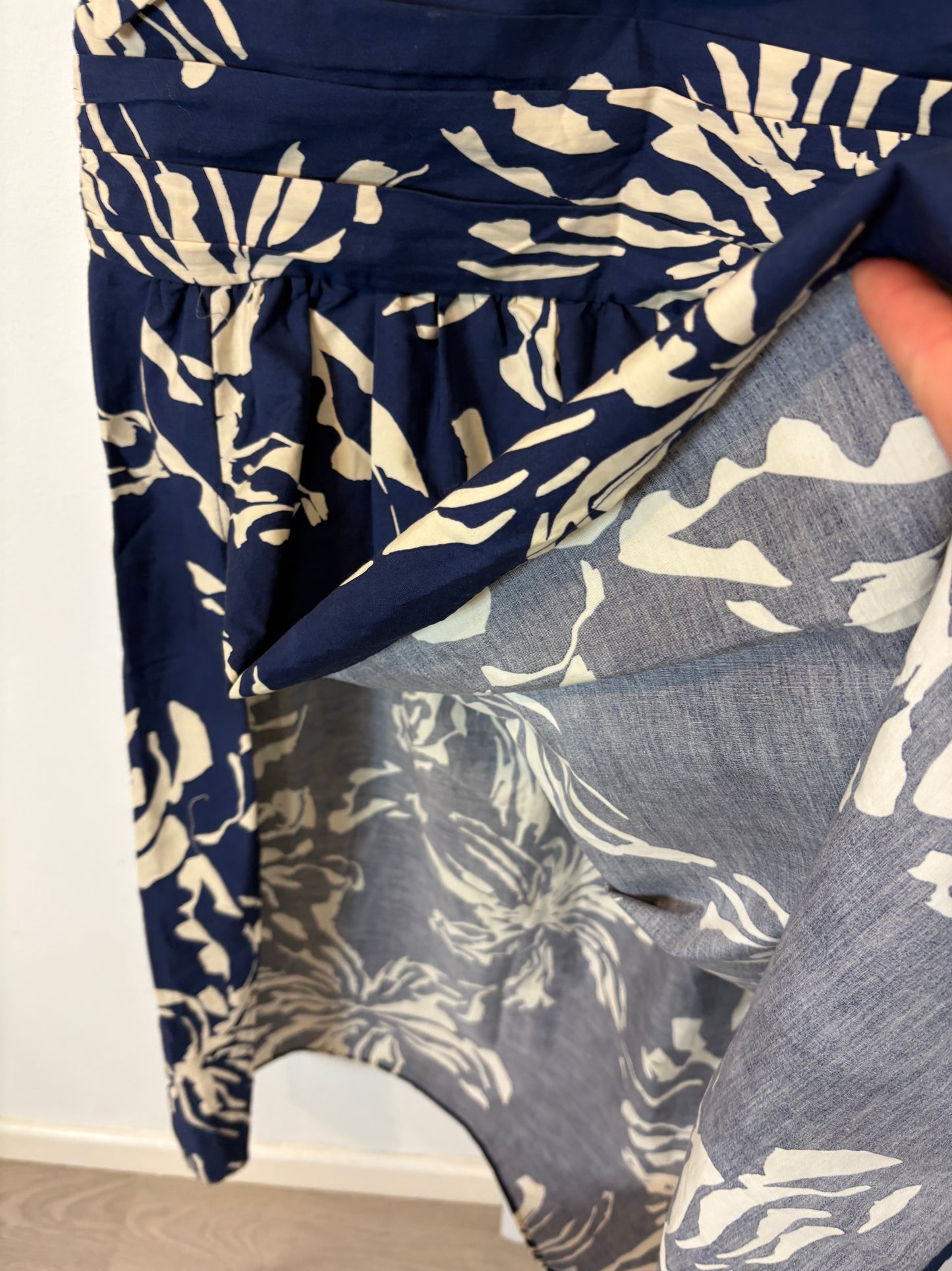 ZARA. Conjunto falda y blusa azul estampado