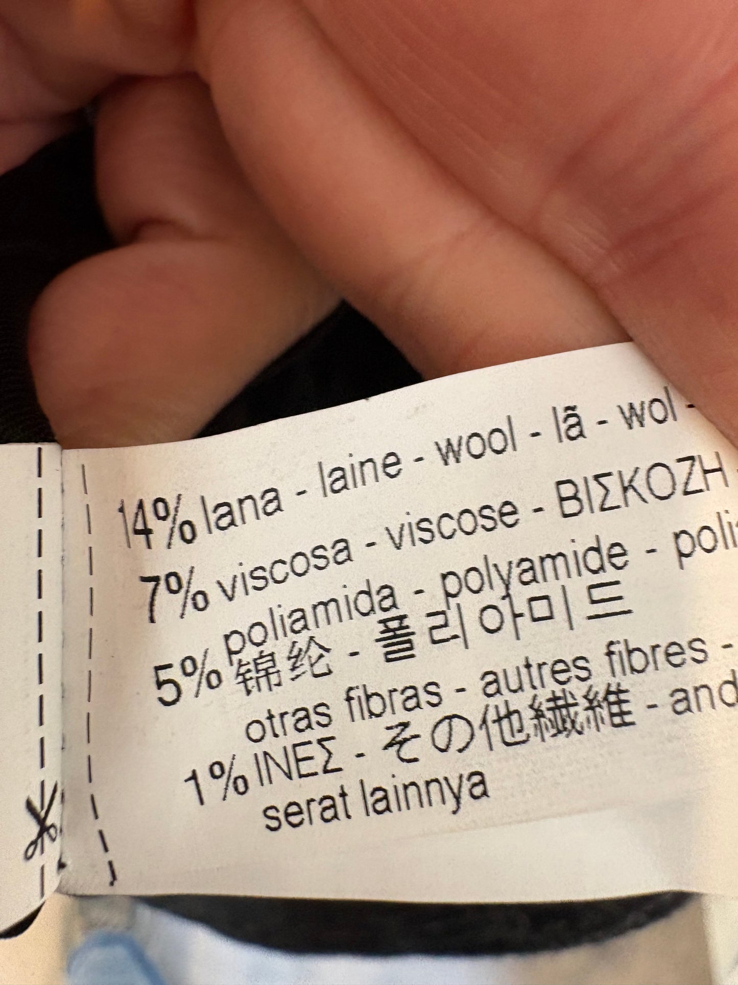 ZARA. Abrigo negro jaspeado con lana