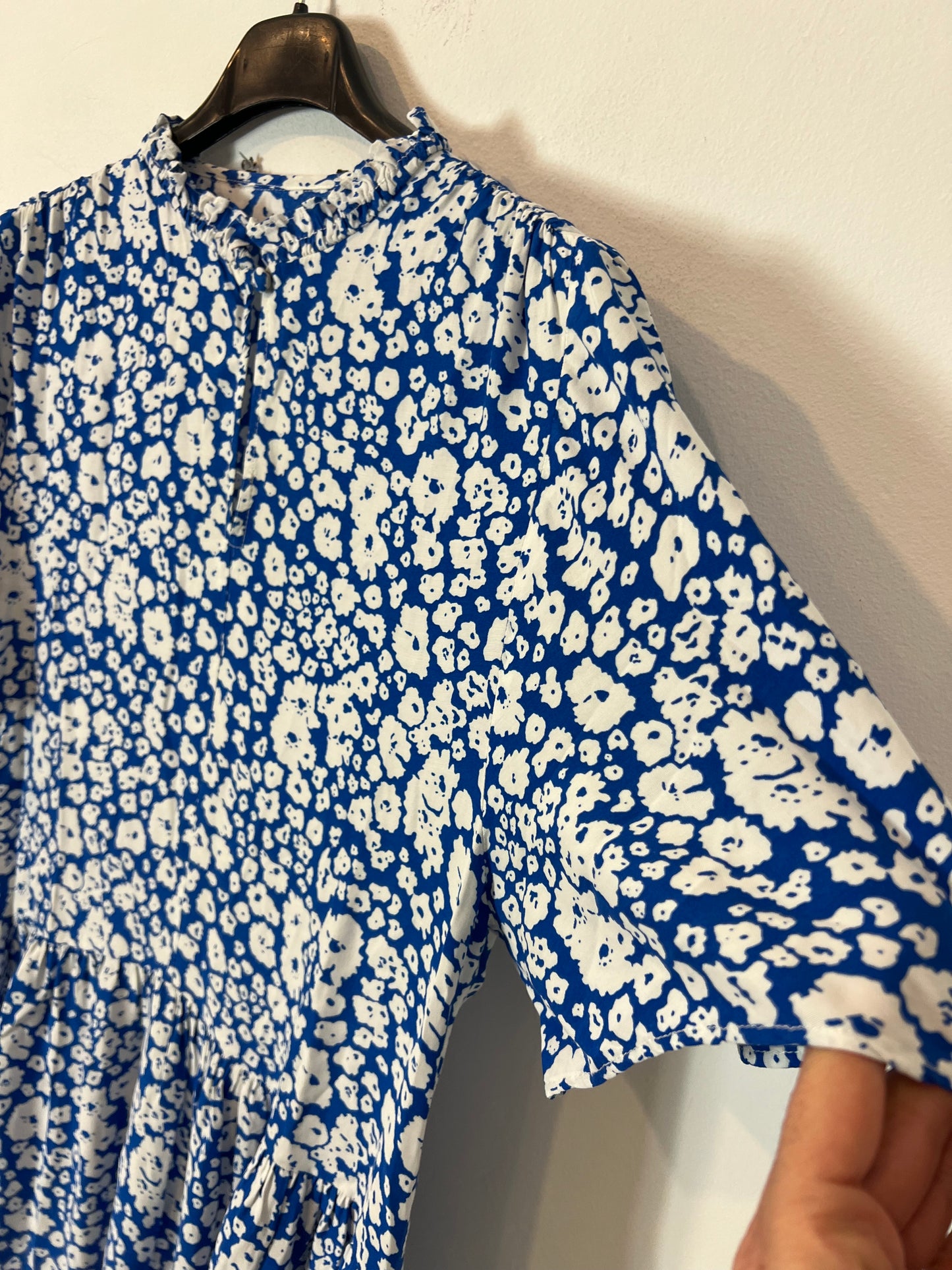 OTHERS. Long blue floral dress YOUR (S/M)
