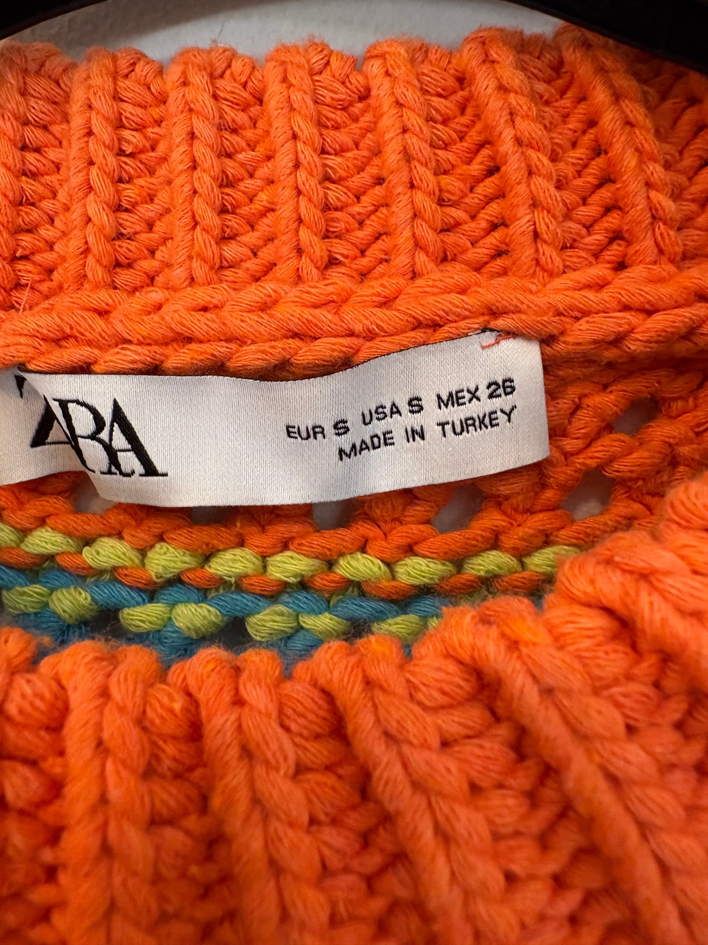 ZARA. Colorful knit top. TS