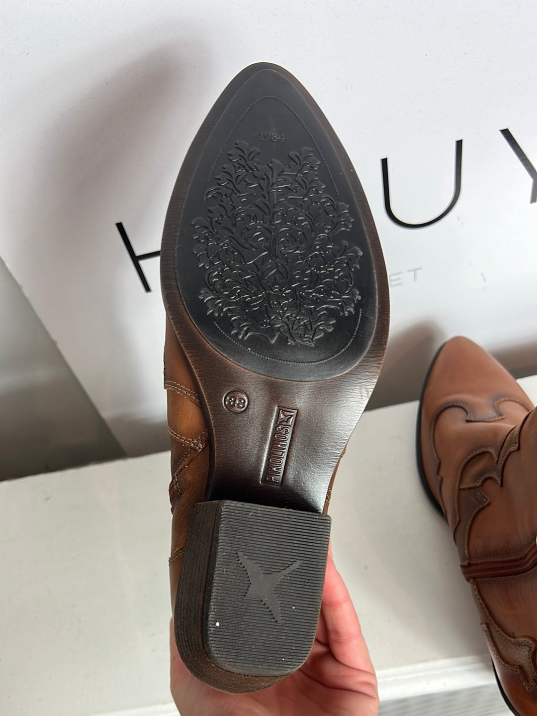 PIKOLINOS. Botines tobilleros cowboy T.38