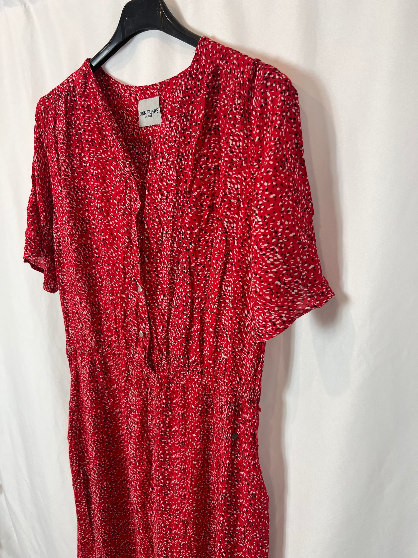 FINN FALRE. Vestido midi rojo estampado . T M