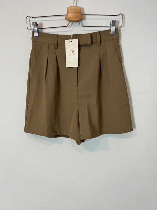 ACTCAT. Pantalón corto camel  T.s
