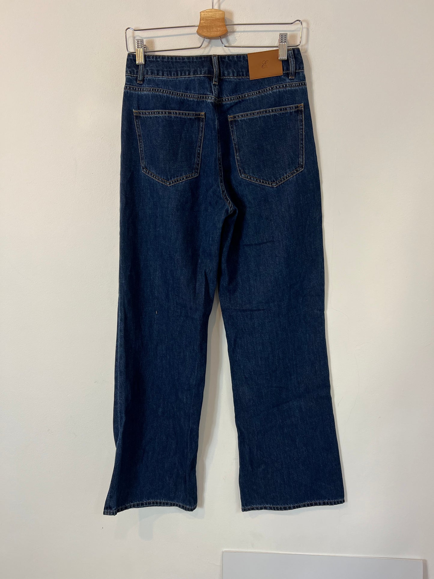 ESE O ESE. Denim oscuro pata ancha