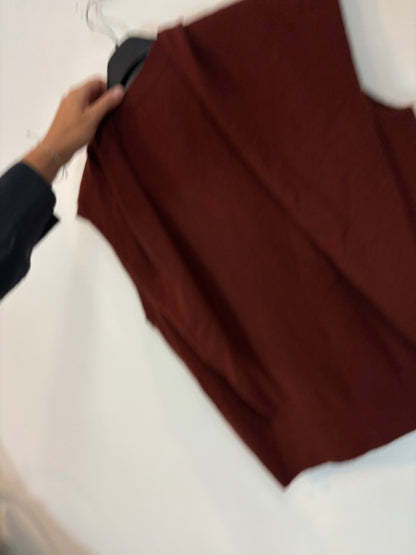 MASSIMO DUTTI. Chaleco burdeos lana con cuello extraible