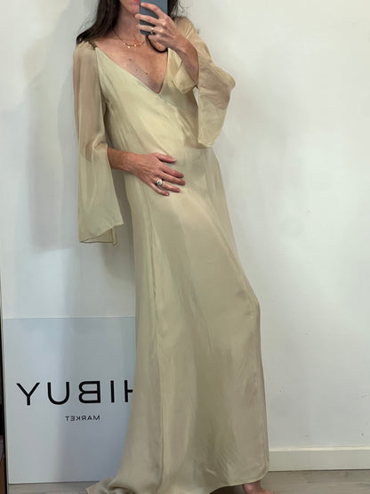 TBA. Vestido beige detalles