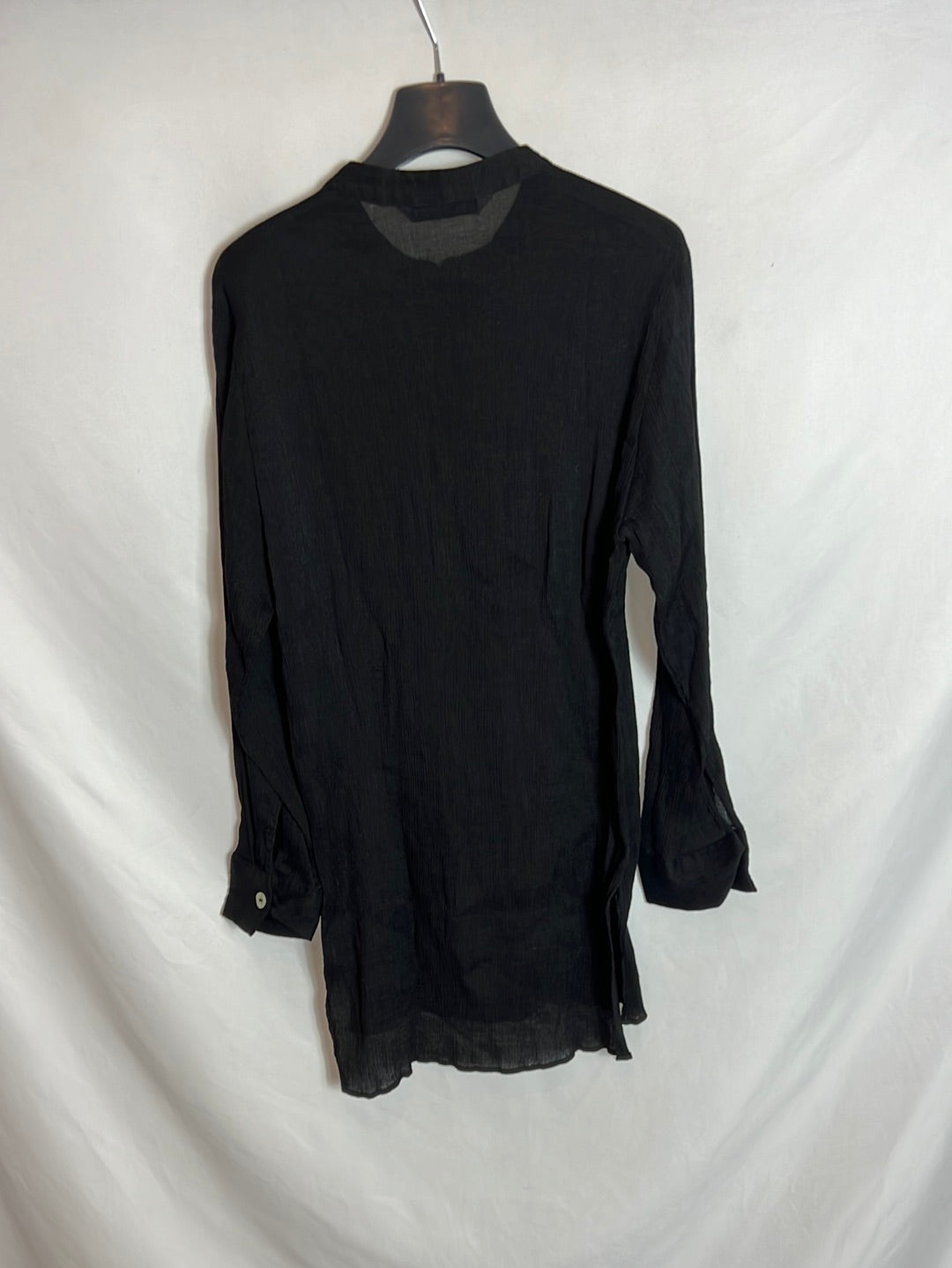 ZARA. Camisa negra tejido plisado  T.XS