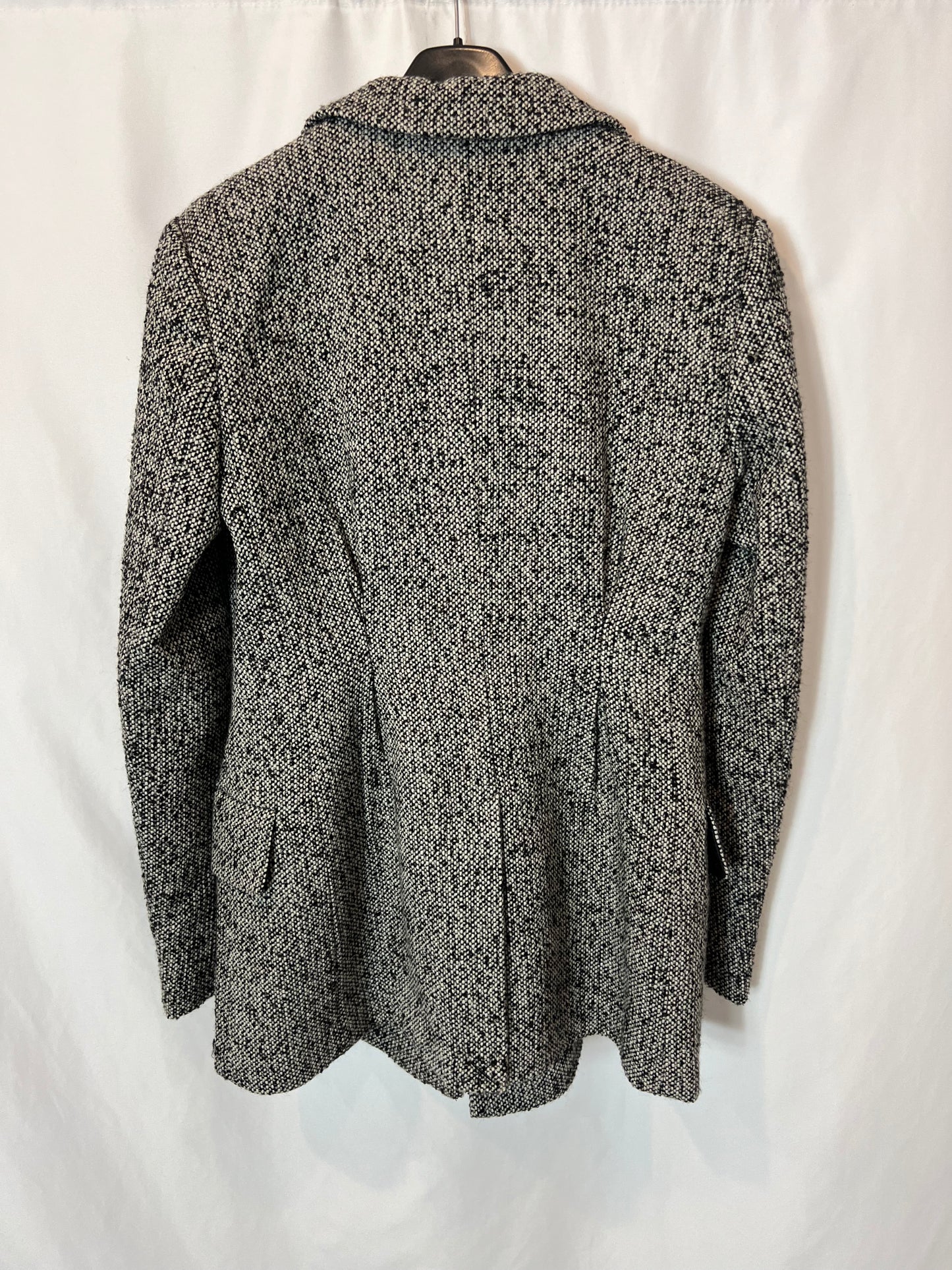 SFERA. Abrigo jaspeado negro y blanco T.s