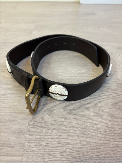 OTRAS. Cinturón piel detalles