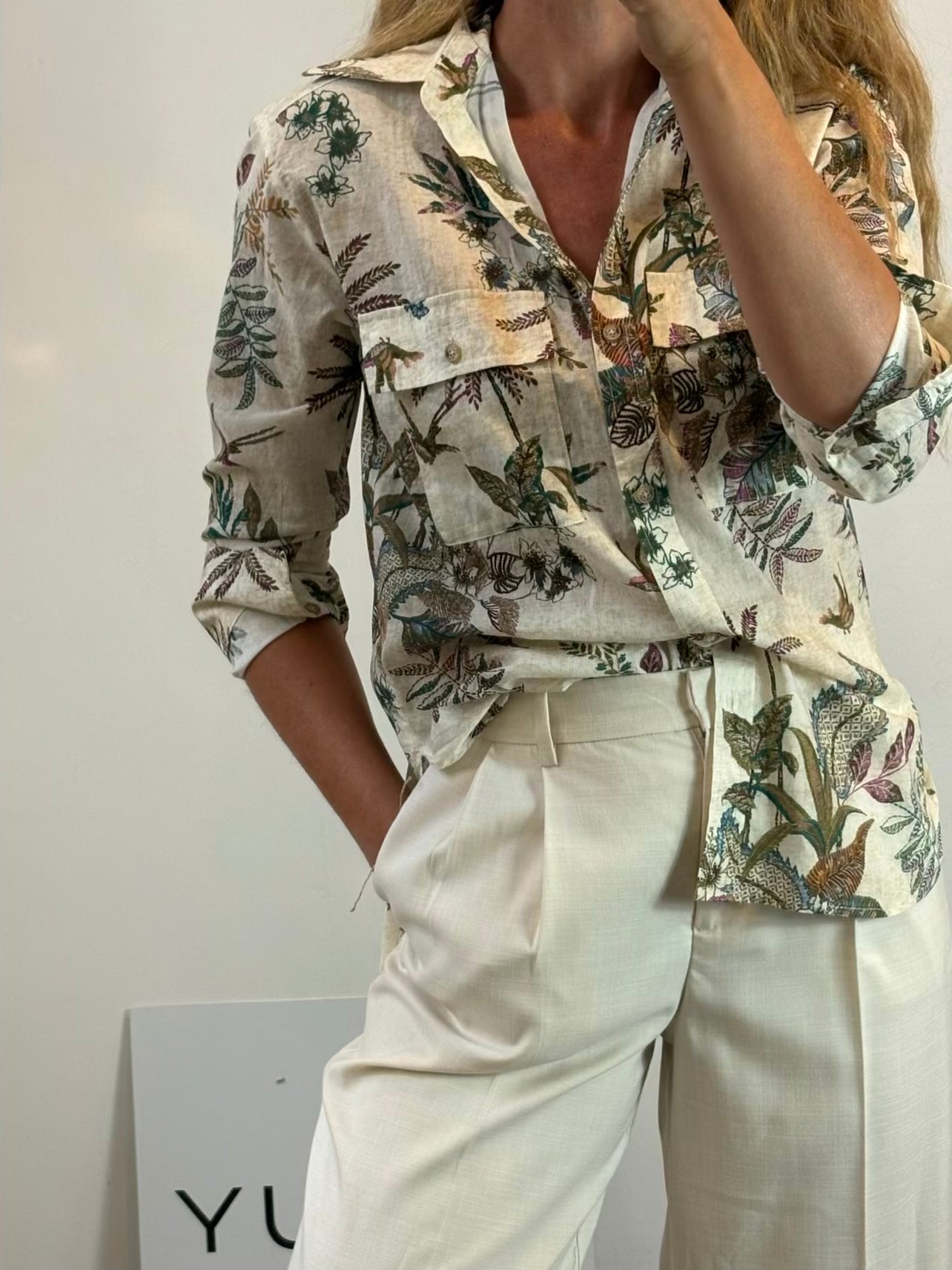 LLOYD'S. Leaf-print shirt. TS