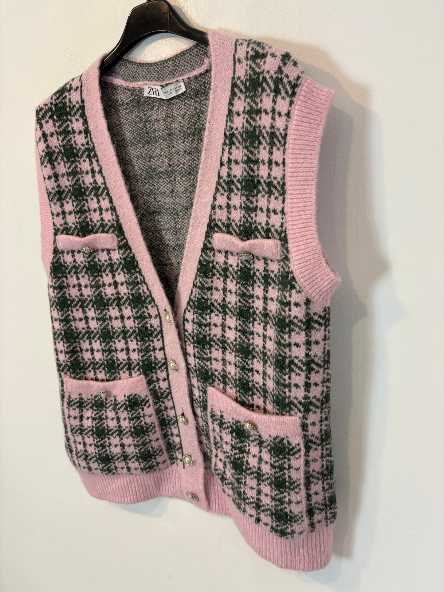 ZARA. Conjunto punto botones joya