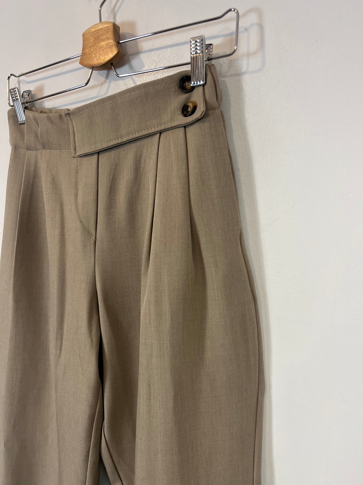 OTHERS. Flowy beige Ts trousers