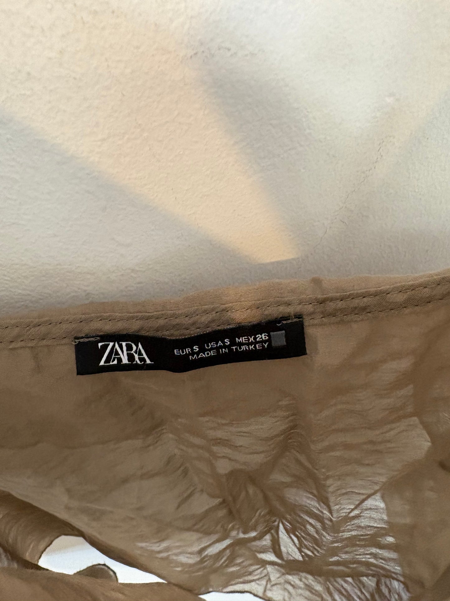 ZARA. Brown ruffled Ts top