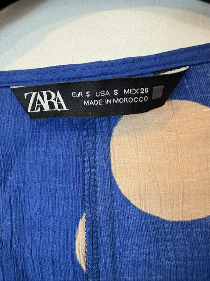 ZARA. top azul lunares