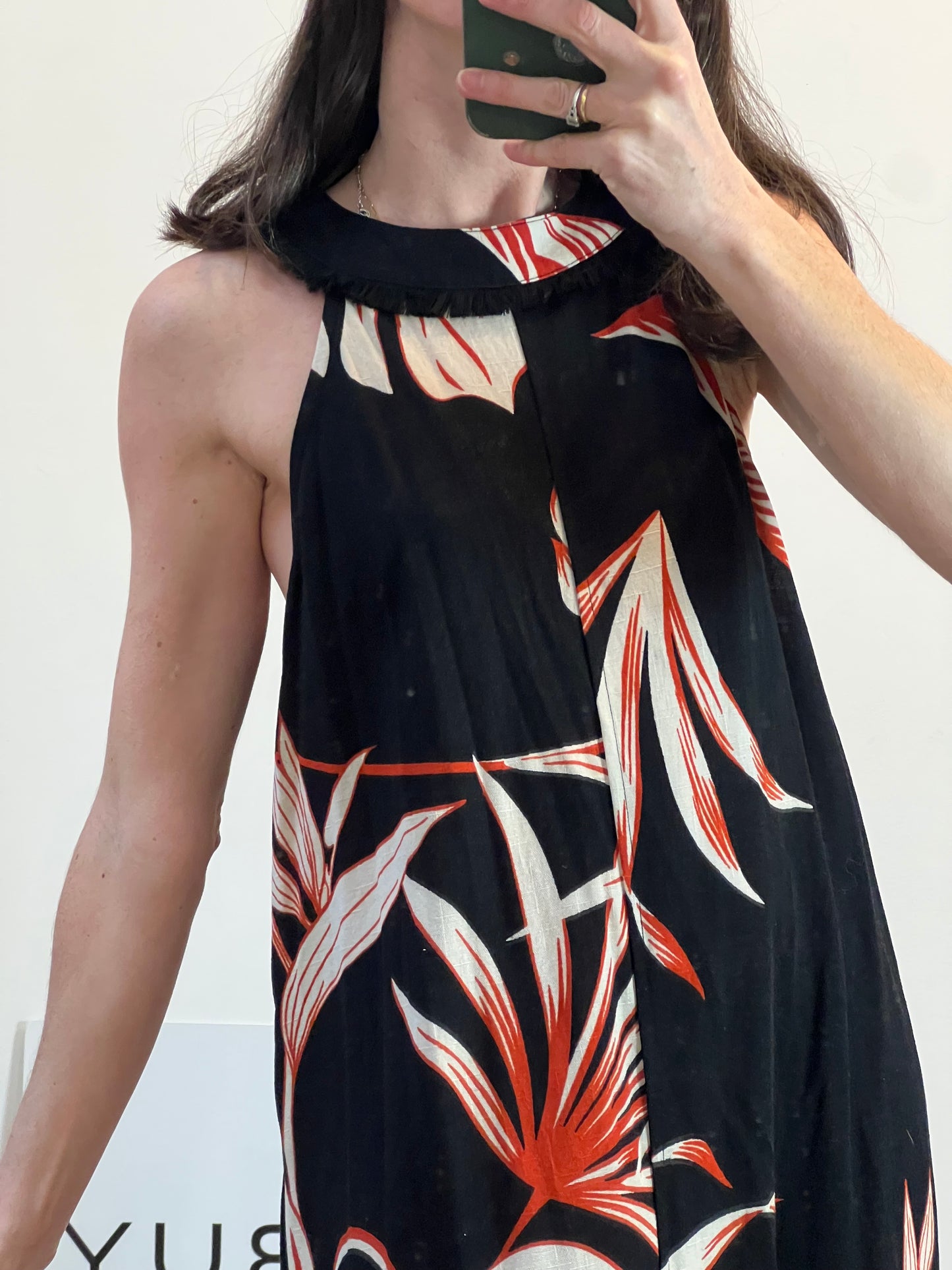 SFERA. Vestido midi estampado halter