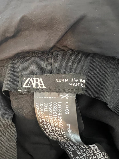 ZARA. Black bucket hat TM