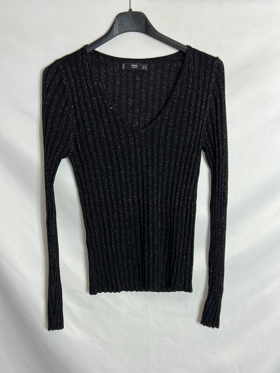 MANGO. Black ribbed sweater. TS