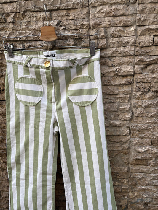 WEARITBE. Pantalón raya verde bolsillos